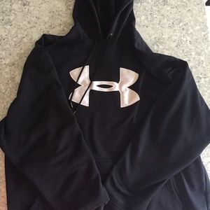 Black Men’s Under Armoir hoodie